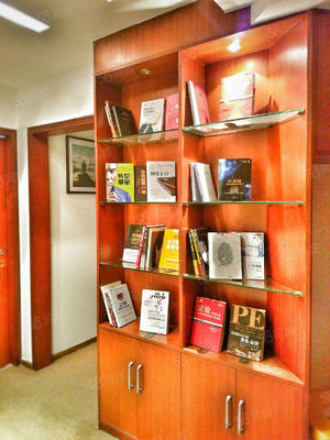 福田CBD星巴克风图书公寓单间出租 岗厦地铁口的青年生活新选择