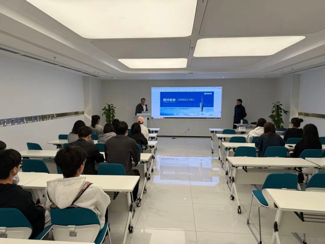 教育科技融合发展 学校获批“新能源材料与器件”本科专业引领技术开发新篇章