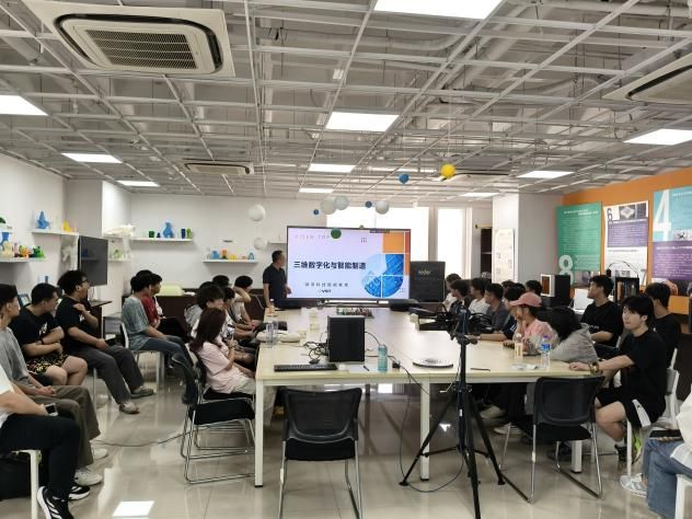 校企协同育新人 3D打印技术课程组织学生赴天津微深科技开展实践学习